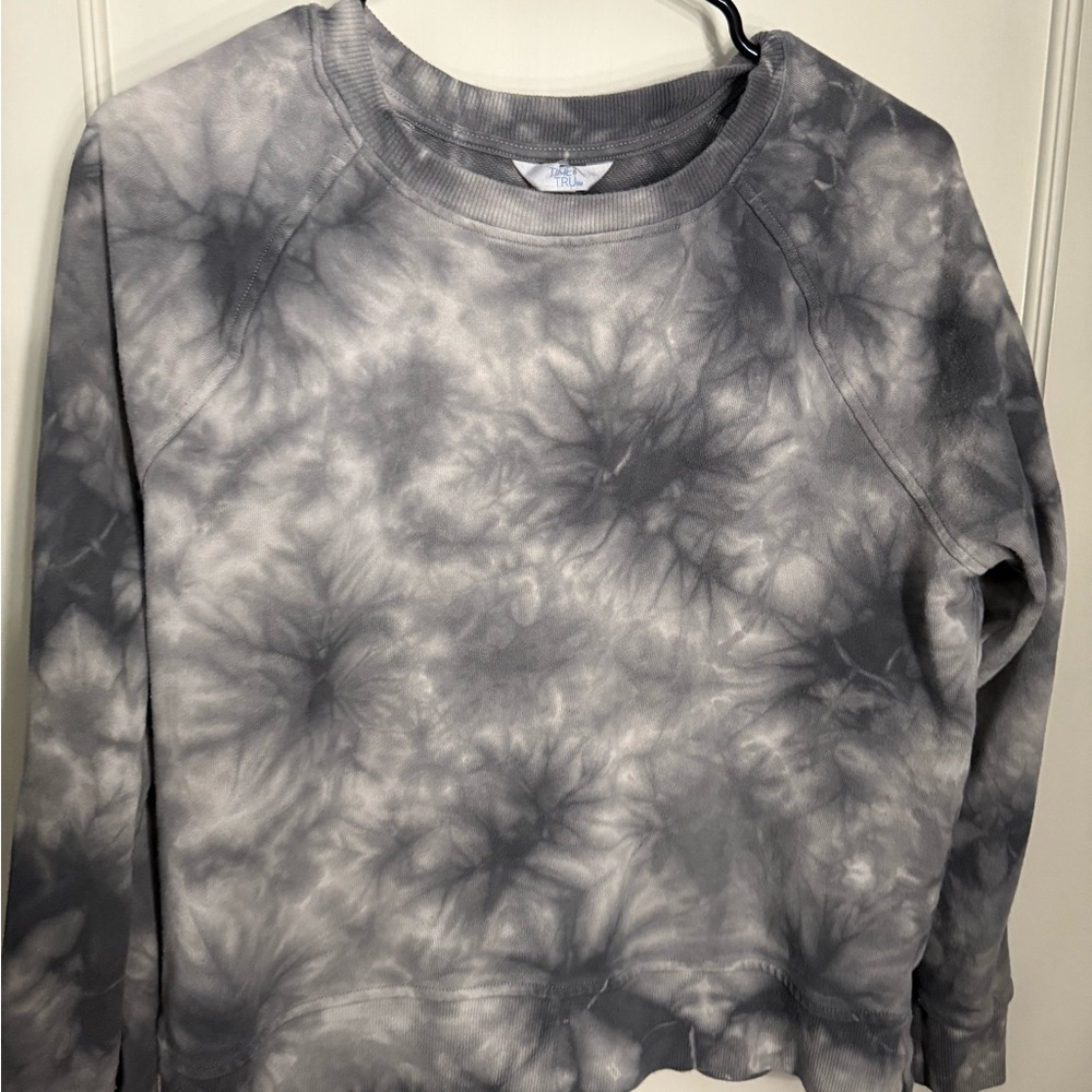 Time and Tru Gray Tie-Dye Top